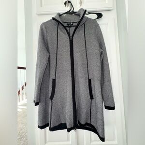 Tahari Black and White Hooded Zip Knit Cardigan size 1x pre-owned